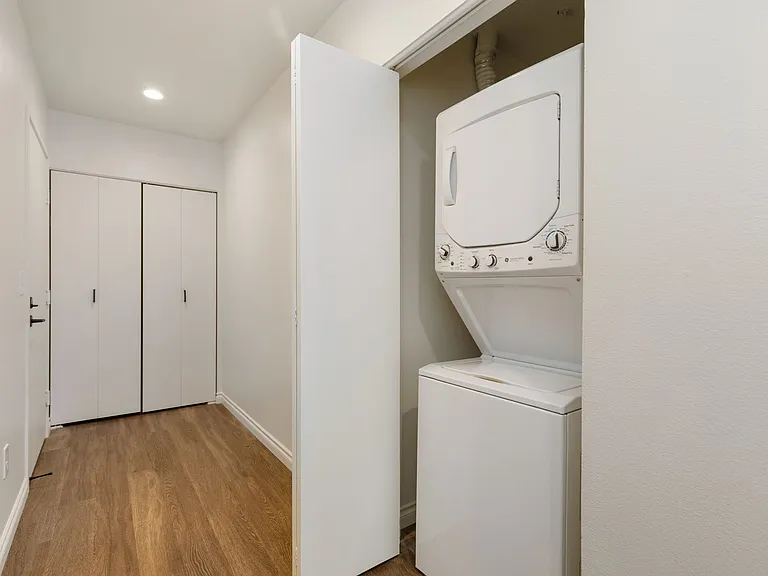 Remi Apartments — Photo 31