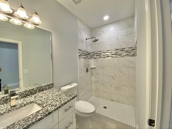 4th image of 2401 Dickens Ave N