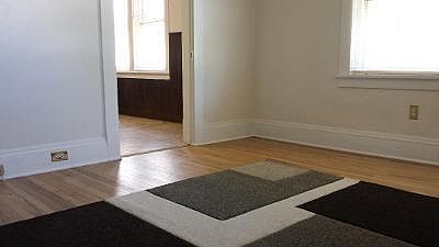 4th image of 1587 Ridgewood Ave #2