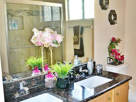 3rd image of 3212 W Avenida Sombra