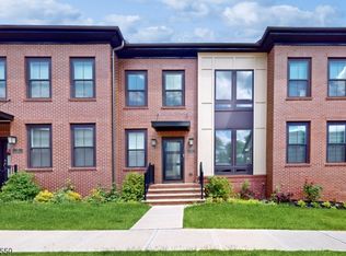 80 E Hartwick Dr, Skillman, NJ 08558