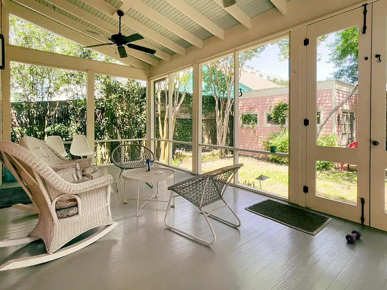 3009 Dauphine St — Photo 42