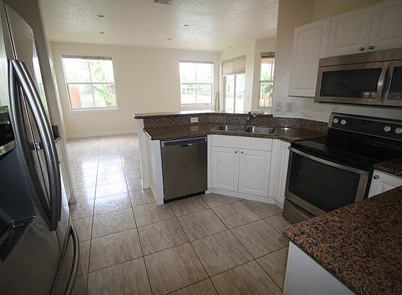 3rd image of 11228 NW 46th Ln