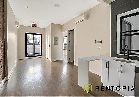 3rd image of 90 Manhattan Ave #2R