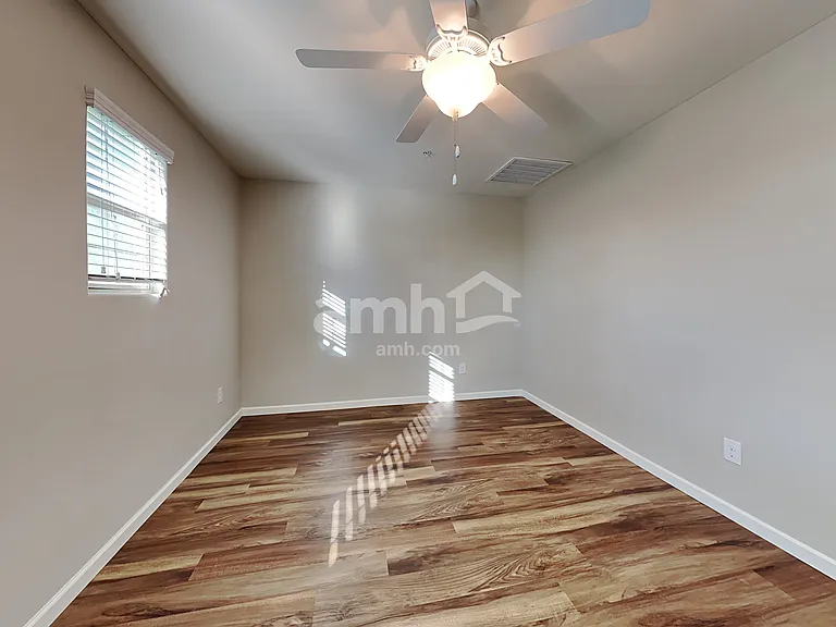 20732 W Thomas Rd — Photo 17