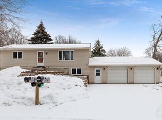 1019 10th Ave SW, Forest Lake, MN 55025