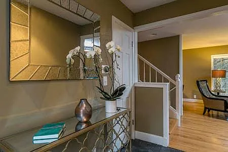 220 Greenridge Dr — Photo 2