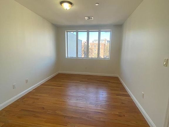 4th image of 141-29 84th Dr Penthouse 4