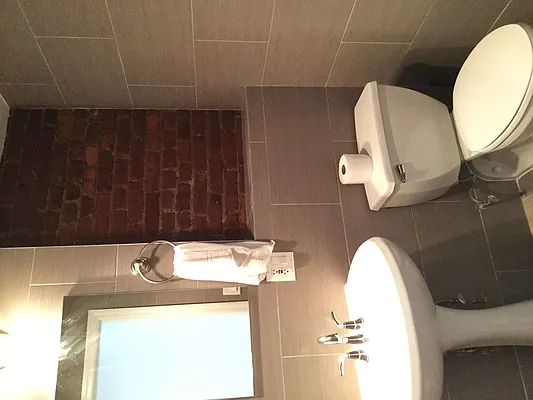 Rented by Yael Dunsky Real Estate | media 12