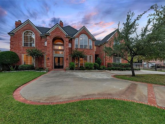 2nd image of 1309 Alexandra Ct