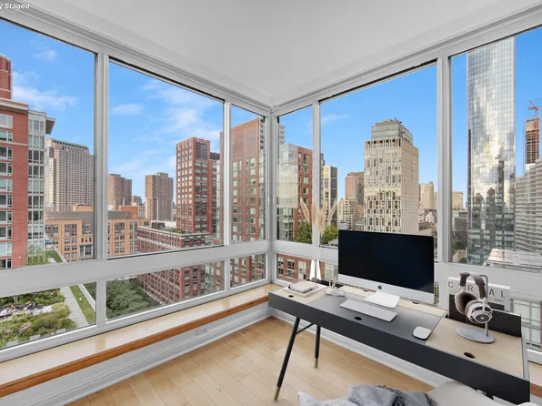 211 North End Avenue image 2 of 19