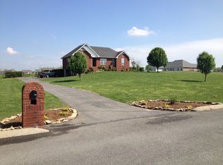 1002 Deann Ct, Cottontown, TN 37048