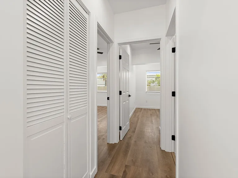 1537 Centinela Ave #9 — Photo 10