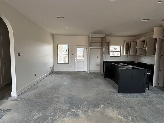 4th image of 740 Grand Valley Loop