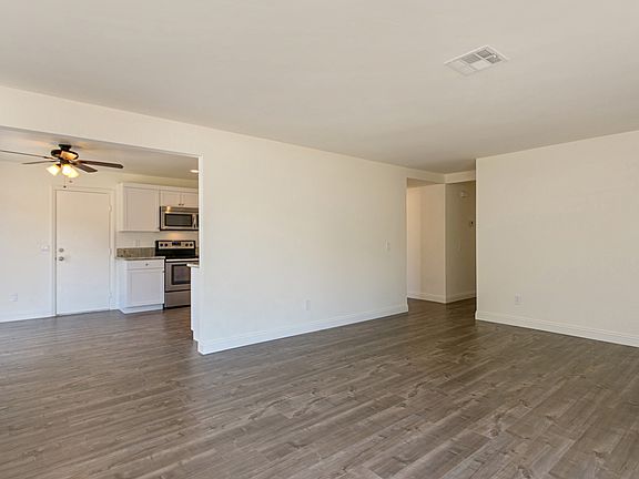 4th image of 2456 San Diego Ave