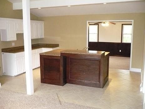 4th image of 4121 Gardenview Dr