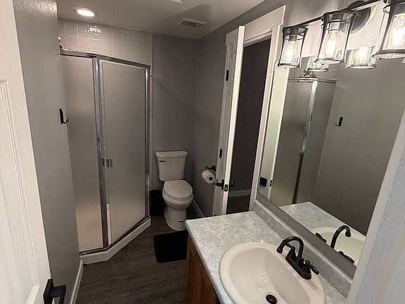 4th image of 5001 Garrison St