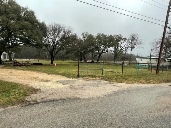418 & 420 W Oneil St, Dublin, TX 76446