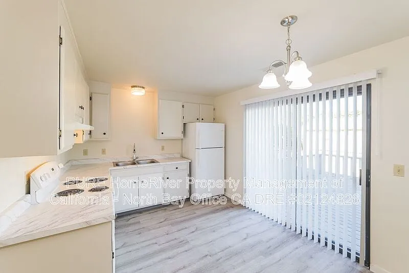2 bed, 1.0 bath, 1000 sqft, $2,150 — Photo 4