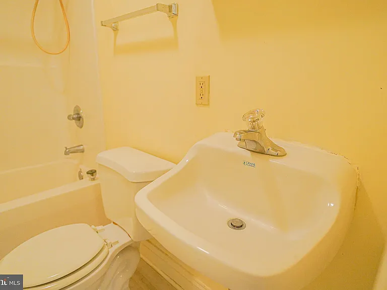 800 Travers St #5 — Photo 48