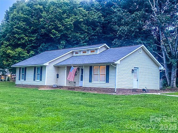 2nd image of 3120 Basilwood Cir