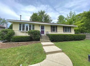 21304 W Highland Dr, Lake Zurich, IL 60047