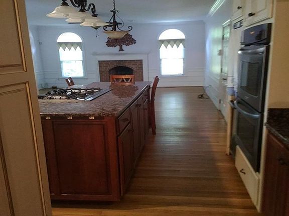 5th image of 100 Brookstone Ct