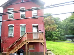 658 4th St #1, Troy, NY 12180