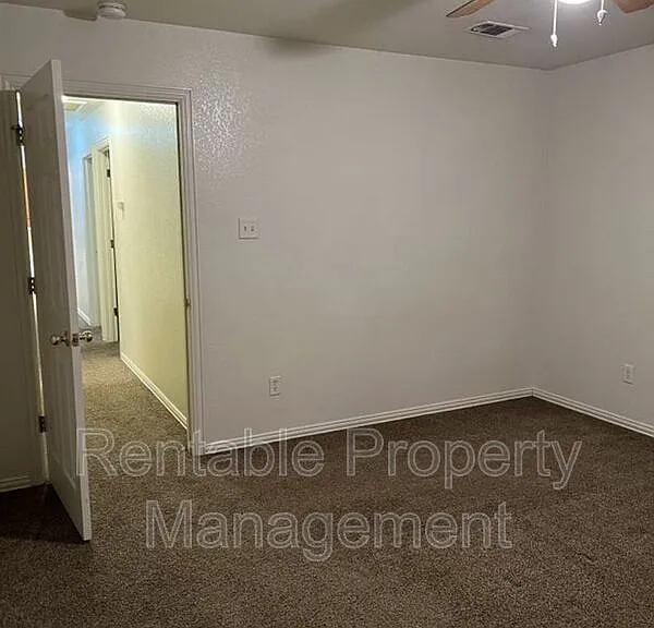 1104 Turkey Creek Ct #B — Photo 8