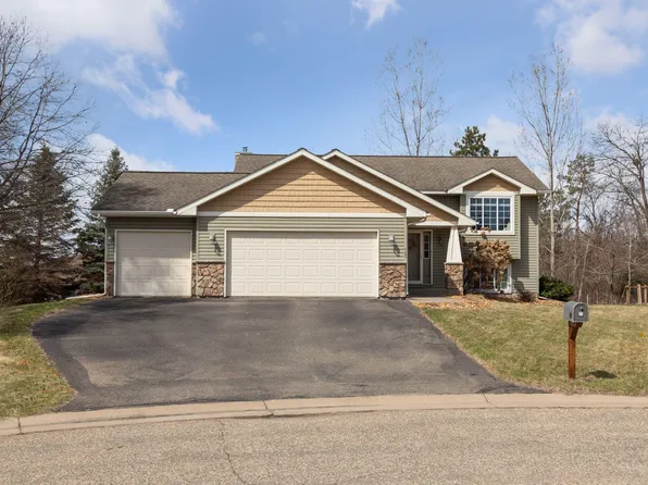 925 Crown Ct N, Hudson, WI 54016