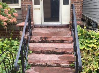 2571 Jackson St, Dubuque, IA 52001