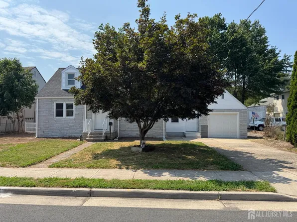 16 S 3rd Ave, Manville, NJ 08835