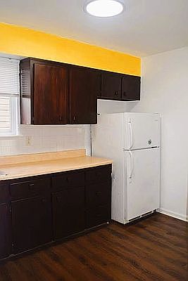 3rd image of 2040 Strang Ave Floor 1