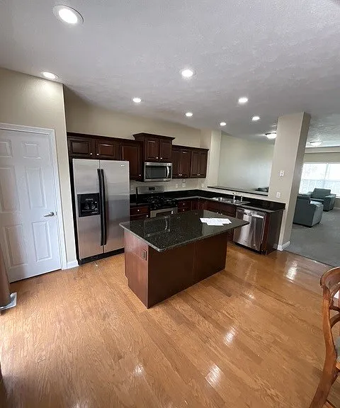 424 Abbey St — Photo 8