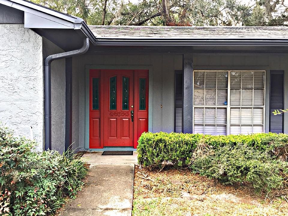 2nd image of 708 Toledo Pl