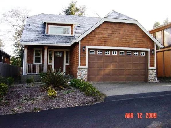 24 SW Johnson St, Toledo, OR 97391