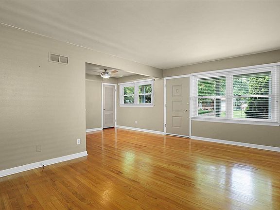 4th image of 140 Saint Benedict Ln