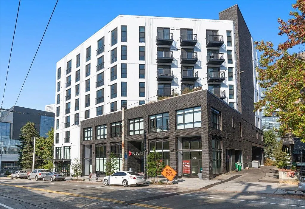 Pivot Apartments — Photo 3