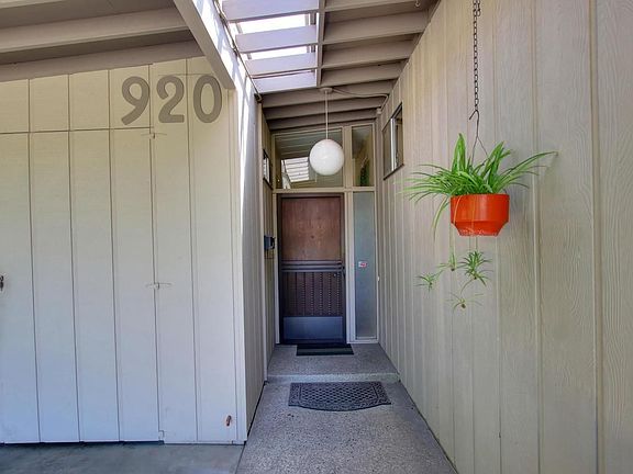 5th image of 920 Fordham Dr