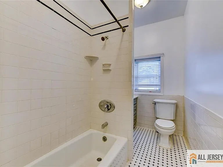 37 E Somerset St #1 — Photo 6