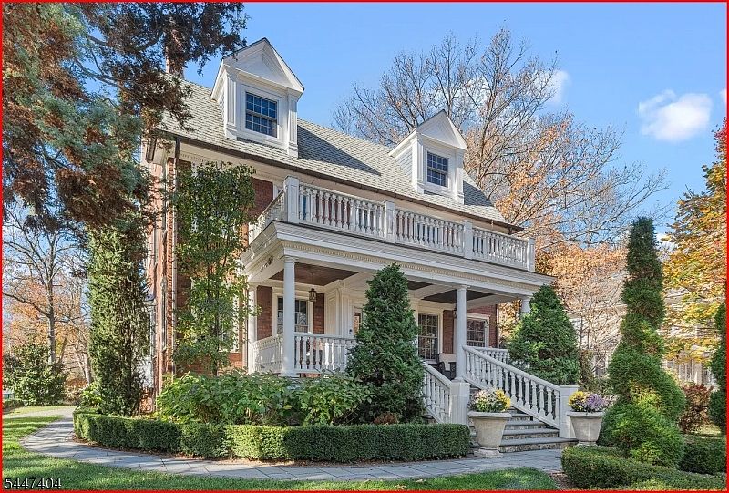 1st image of 67 Tulip St