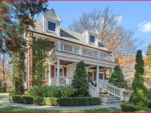 67 Tulip St, Summit City, NJ 07901