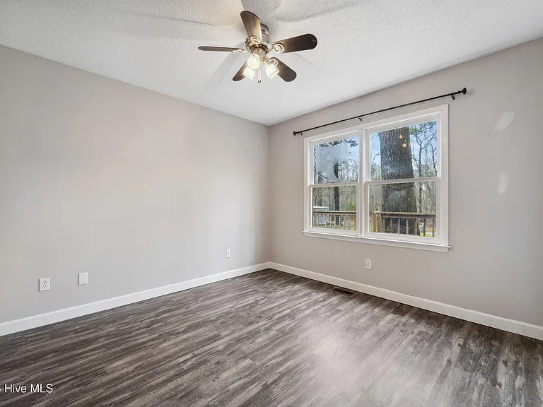 406 S Brookside Ct — Photo 14