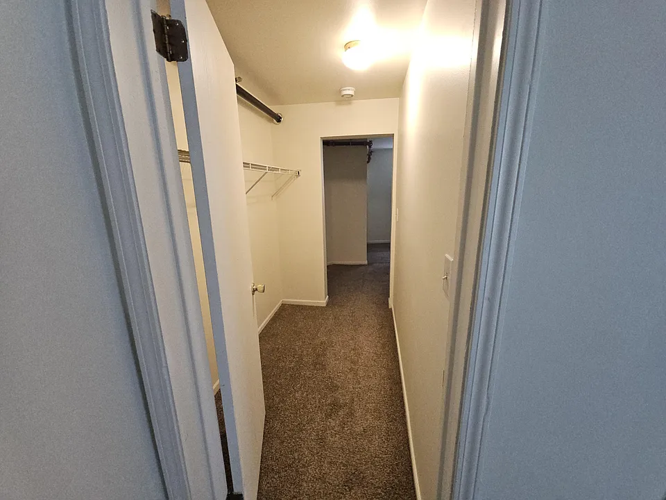 305 Bridge St #2