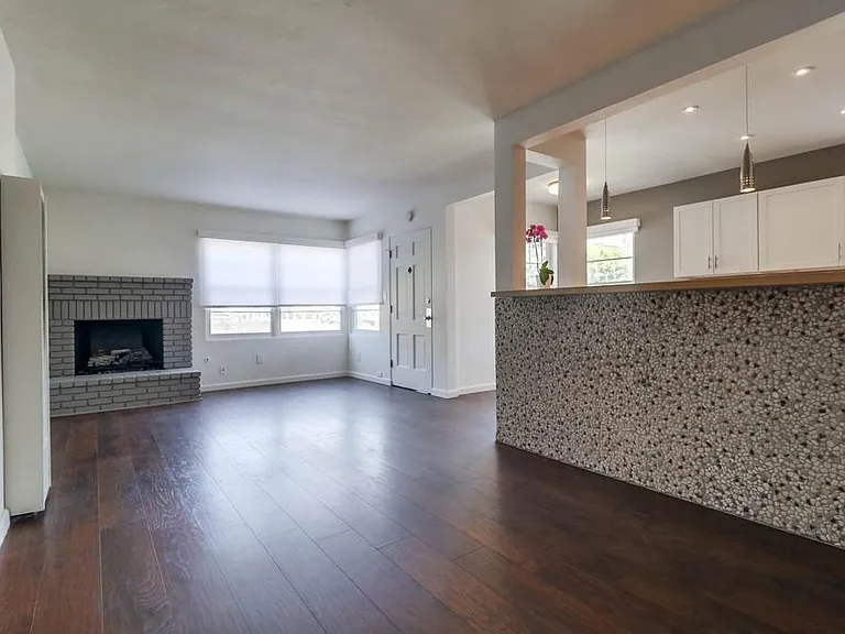 1875 Oliver Ave #B — Photo 1