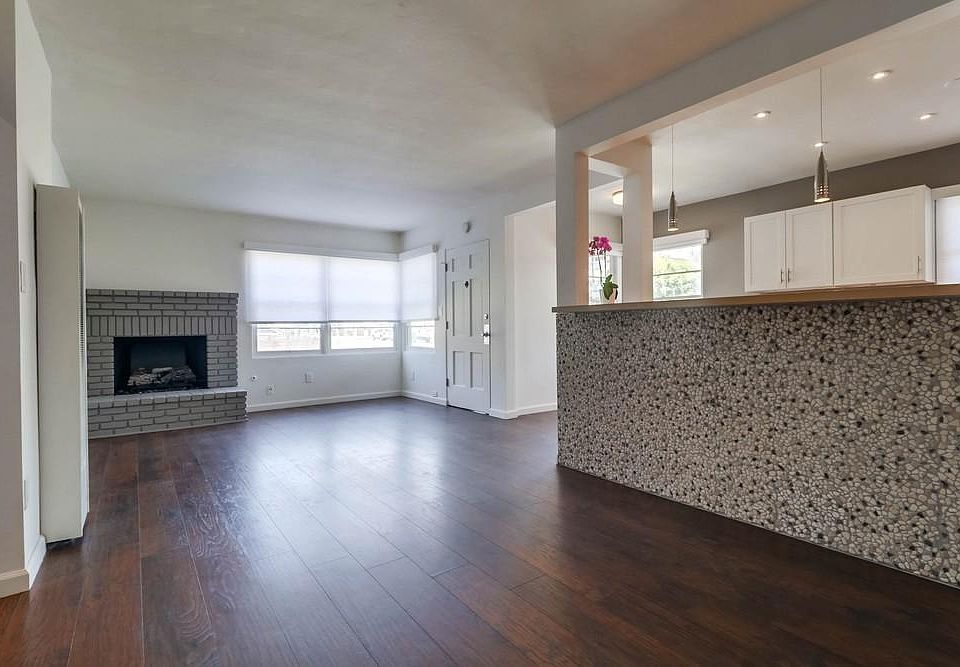 1st image of 1875 Oliver Ave #B