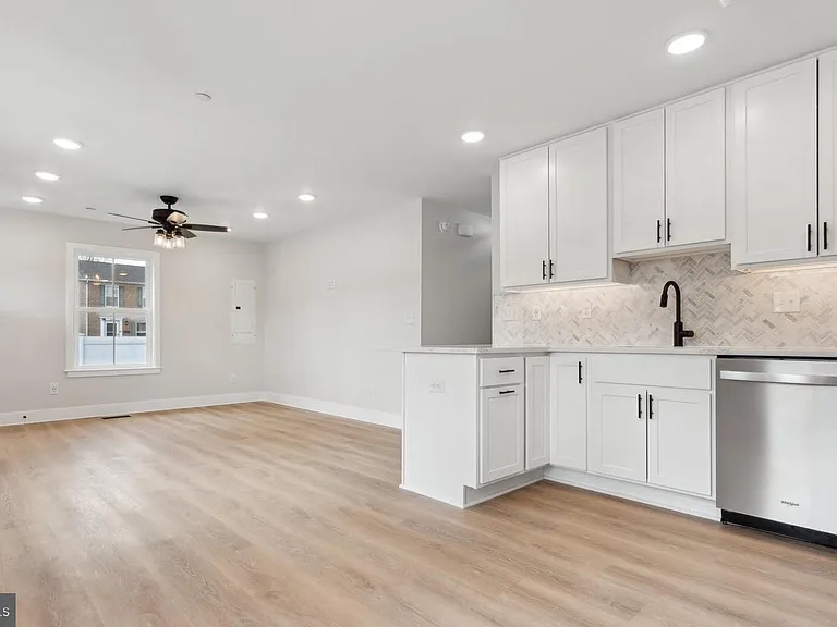 143 Bannister Ave — Photo 6