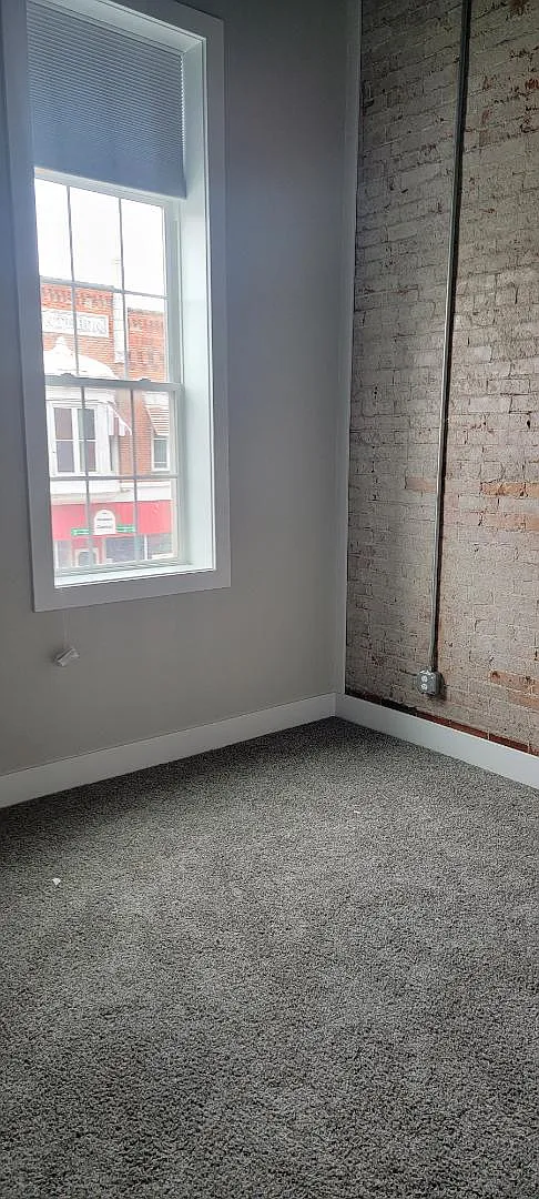 165 W Water Street - B — Photo 3