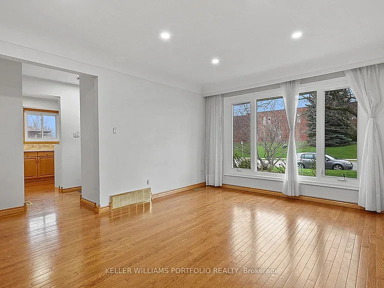 68 Athabasca St — Photo 6