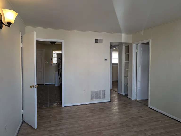1421 W Clay St #1 — Photo 14